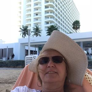 Meet your Posher, Patricia